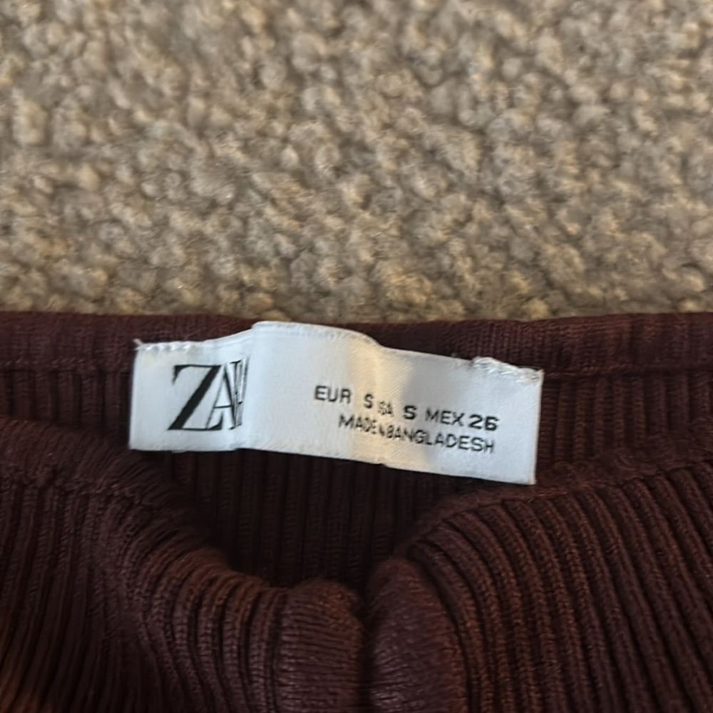 “Zara”: Brown Off-Shoulder Ribbed Top - Picture 2 of 4